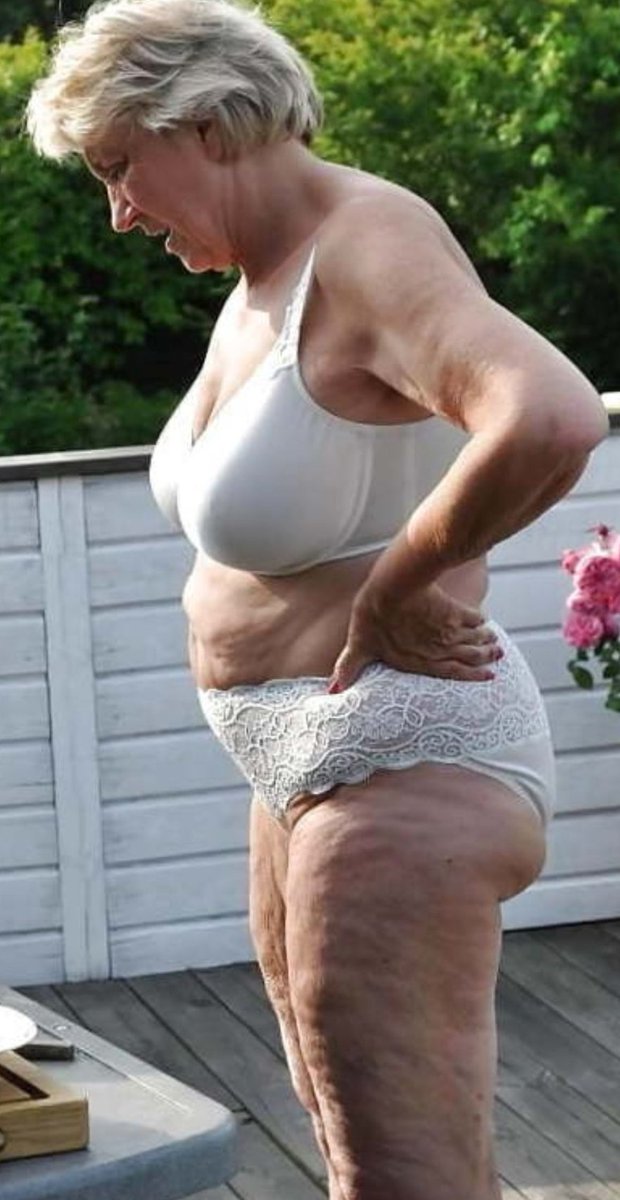Very sexy granny. Hmmmm.