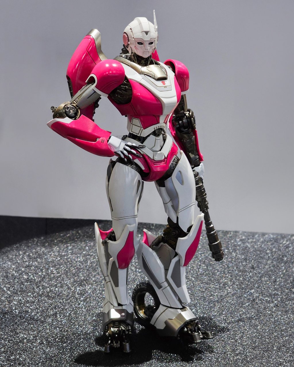その他 Transformers: Bumblebee DLX Arcee Transformers: BumblebeeDLX Arcee – threezero store