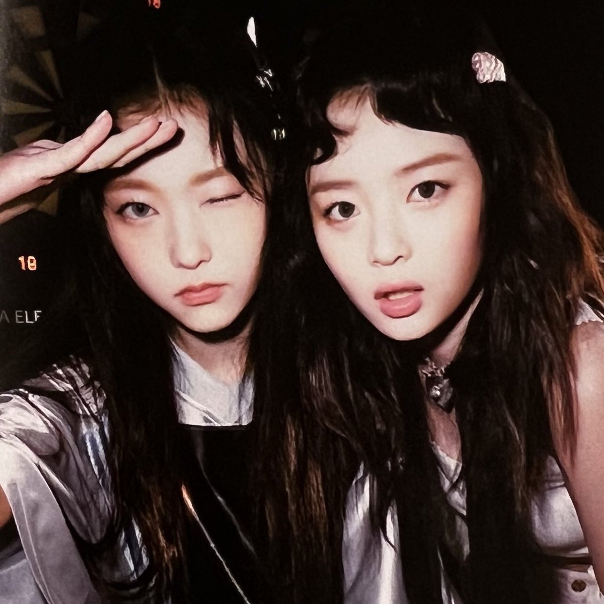 lovablDea's tweet photo. 냥냥이두마리😭😭😭😭 https://t.co/DsIxQNTIgm