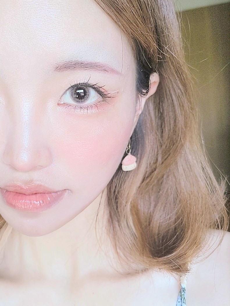 yoshikasuzu's tweet photo. フェアリーメイクをやってみたよ
フェアリーだから透明感とか妖艶さみたいなのを意識してみた
できてるか分かんないけど😂
フェアリーで真っ先に思いついたカラコンがピエナージュミミジェムのピンクトパーズだったから使ってみたけどぴったりじゃない！？

#今日のメイク https://t.co/1PQiJJBQ4h