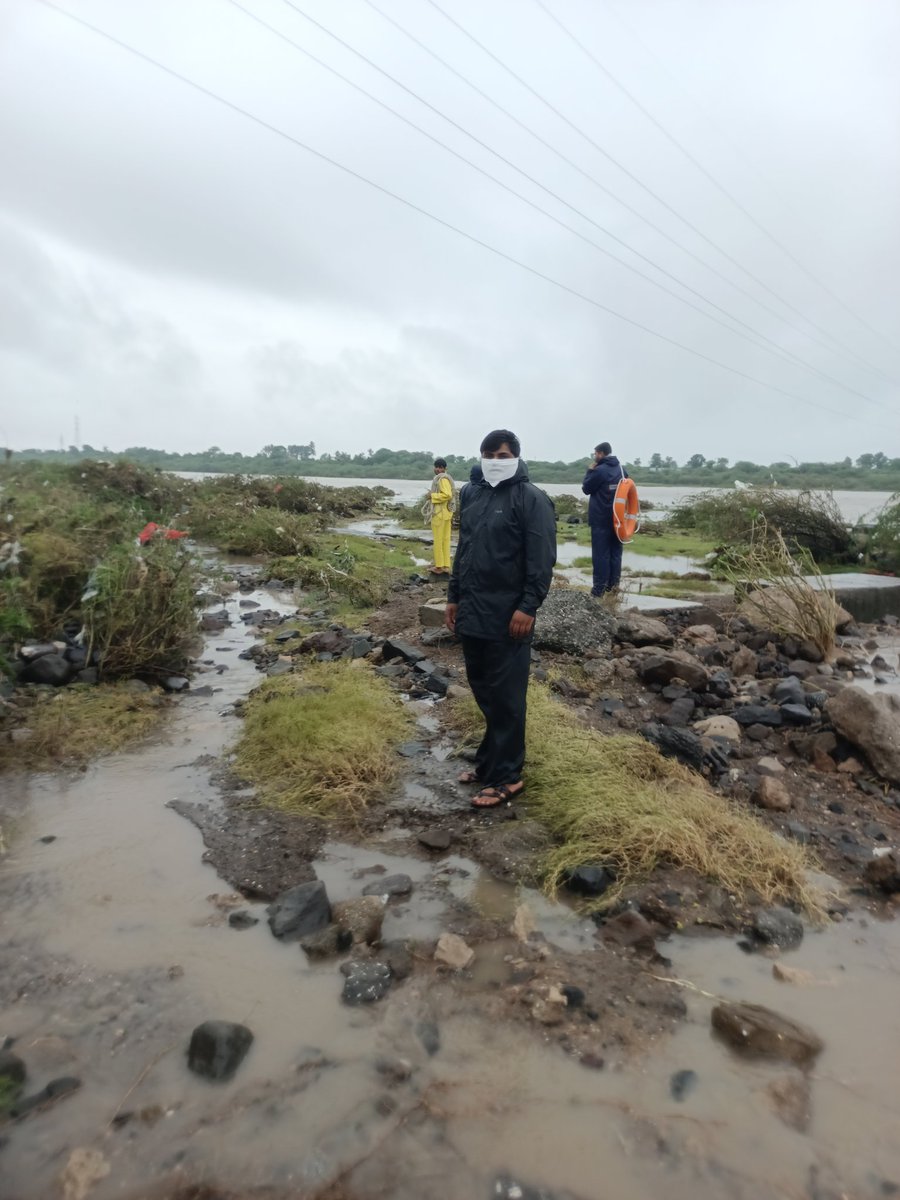 ભારે વરસાદ ના લીધે જેતપુર રબારિકા ગામે થી 4 લોકો પાણી માં ગરકાવ થયેલ જેમાંથી માન્ય જિલ્લા વિકાસ અધિકારી અને કલેકટર સાહેબ ની સૂચના થી NDRF તથા SDRF ટીમ સાથે 2 લોકો ની લાશ મળી ગયેલ છે બાકી ના લોકો ની તપાસ ચાલુ  છે
<a href="/PMOIndia/">PMO India</a> 
<a href="/CMOGuj/">CMO Gujarat</a> 
<a href="/DDORAJKOT1/">District Panchayat Rajkot</a> 
<a href="/CollectorRjt/">Collector Rajkot</a>