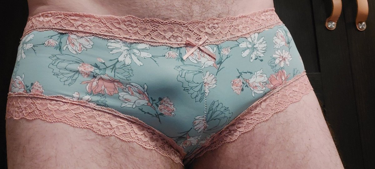 Twingoingo2's tweet photo. I don't know if it's #friskeyfriday or #flowerfriday.
๐ค๐๐๐๐ค
#meninpanties
#meninlingerie
#pantybulge
#panty
#bulge https://t.co/keZ5bbAF1S