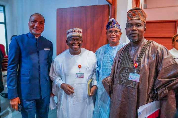 SalisuShuaibA's tweet photo. Photo News: After a Thursday plenary where issues of running of the Senate was discussed.

#SASisOkay
#OgunCentralMovingFoward
#UncommonLegistlation
#SASupdate https://t.co/aICpQ7rNDN