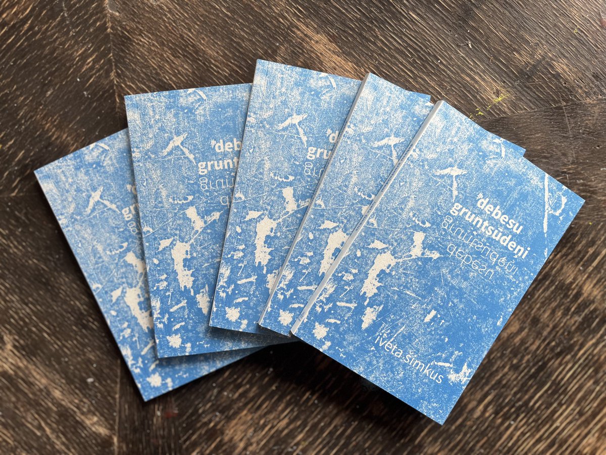 JAUNUMS! Iznāk Ivetas Šimkus trešais dzejoļu krājums "debesu gruntsūdeņi". Redaktore Ingmāra Balode. Dizains: Zane Ernštreite. Grāmata pieejama "Neputna" galerijā Tērbatas ielā 49/51 un mājaslapā: neputns.lv/products/debes…