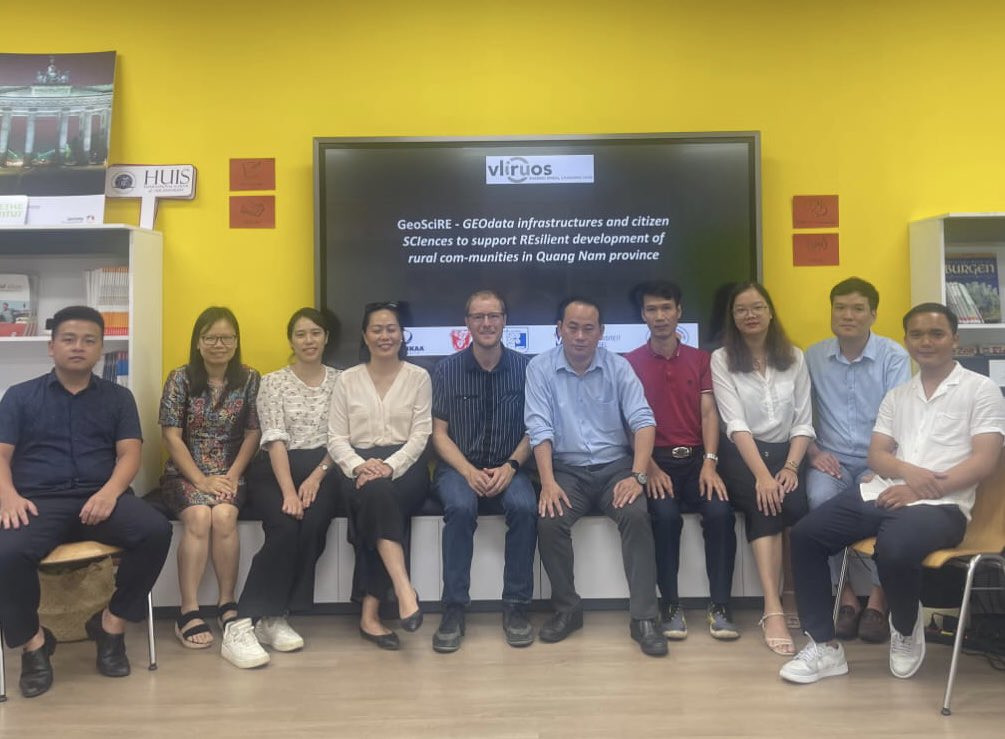 Kicking off the #GeoSciRe <a href="/VLIRUOS/">VLIRUOS</a> project with field visit in Quang Nam #Vietnam. Impressed by resilience of people after impact of 2020 landslides. Looking forward to test EO app to support risk management with <a href="/ChinhLuu111821/">Chinh Luu</a> #HUCE #HueU #VIGMR #PhenikaaU <a href="/VUBrussel/">VUB</a>
