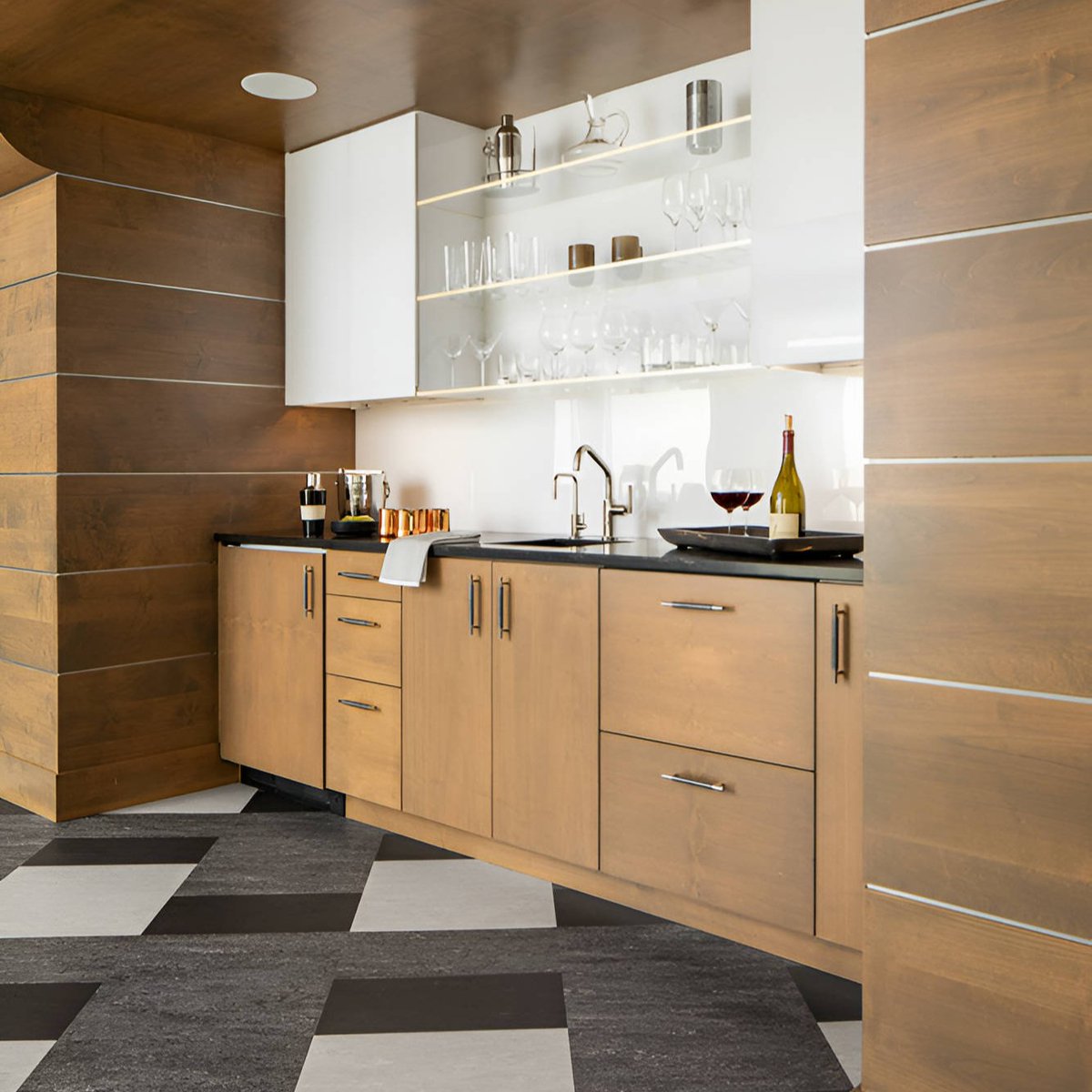 This stunning lower-level space designed by Minneapolis' <a href="/LiLuLisa/">Lisa Peck</a>  feels sophisticated and chic with its modern boutique hotel lobby atmosphere, offering plenty of space for entertaining.

rb.gy/s5r3j