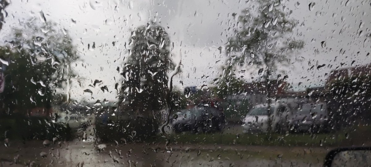 What's your weather outside right now? Post a picture of it 
#Weather #summer #raining #outside