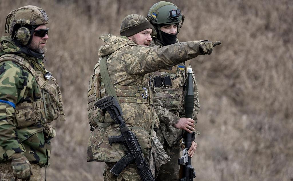 anno1540's tweet photo. Counteroffensive of the Armed Forces of Ukraine: the command allows soldiers to liberate their hometowns from the Russian Armed Forces, -NYT
https://t.co/PMPq0en3ON
 The publication notes that, as a rule, soldiers go where they are ordered, but the Ukrainian army makes an exception: those who were forced to leave their homes after the invasion of the Russian army may be asked to take part in the battles for their liberation .

There is a huge plus in this approach - the motivation of the fighter . They come from the cities and villages of this region, they know it thoroughly, and sometimes they have relatives and friends on the other side of the front line. Therefore, the commanders are allowed to fight in the direction of their home .

🅆🄰🅁 🄵🄰🄲🅃🅂