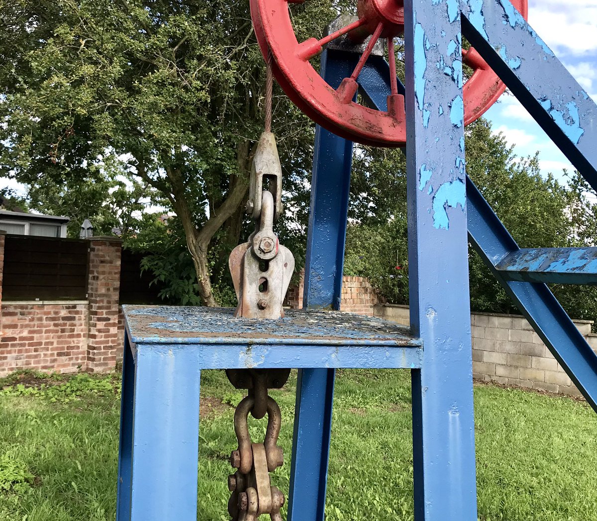 coal_legacies's tweet image. Nice to see John King  #Pinxton #Derbyshire inventor of the mine cage safety hook that prevents overwinding commemorated in the village
#coal #miningheritage #minesafety #miningmemorial #explore