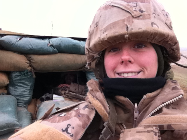 🪖¡¡Tatatatata!!

"¡HOMBRE HERIDO! ¡HOMBRE HERIDO!"

Una bala acaba de alcanzar al soldado Llamas

Es Afganistán. Su mujer le espera embarazada en Barcelona

Esta es una historia REAL de combate y evacuación

Y la protagoniza la soldado Lloret,del <a href="/EjercitoTierra/">Ejército de Tierra 🇪🇸</a> 

¿Me acompañan?