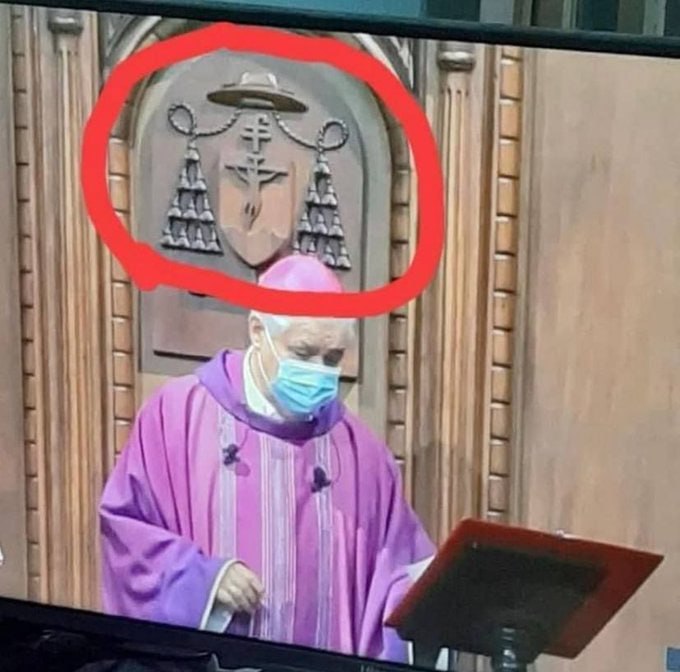 🔥🔥🔥💥💥Is the Vatican ruled by Aliens aka Demons?This photo was posted by an Italian citizen at the Vatican on March30, 2021.For years, conspiracy theorists have revealed that an alien/demon species with a UFO symbol rules the Vatican behind the scenes.#Demons