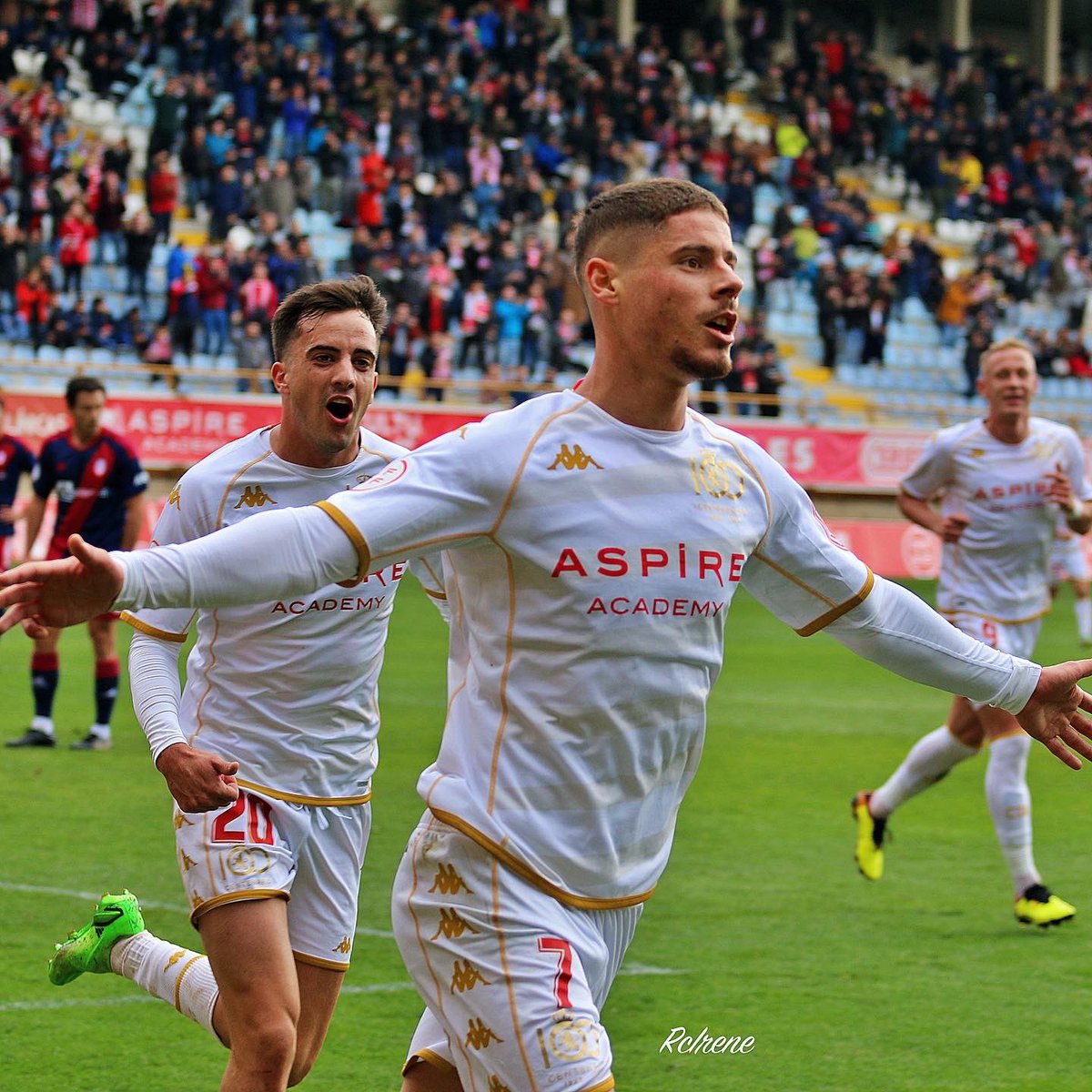Ralarcon_11's tweet photo. Es un orgullo haber llevado los colores de este club y conocer su increíble ciudad. Solo puedo tener palabras de agradecimiento, desearos de corazón lo mejor en todo lo que venga y que podáis llevar al club donde tanto se merece. 🤞🏽❤️ https://t.co/0HpJCFUObD