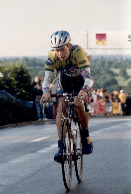ulif's tweet photo. People ask me why I still follow pro cycling although I seem to “hate it”. 

I don’t think you can be truly antidoping unless you want to see clean the sport you love clean. I would say you don’t truly love the sport unless you are antidoping. 
An attempt at an explanation: https://t.co/ijHtOL2DxL