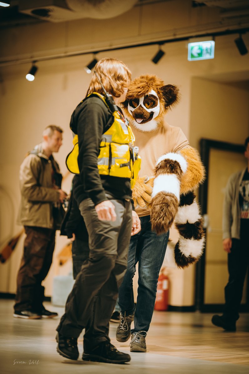 POV: You're about to get banned from this con, just in time for #FursuitFriday 

📸 <a href="/sw__wolf/">sw__wolf</a> 
✂️ <a href="/RatNest13/">Rat Nest</a> 
📌 <a href="/GdakonPL/">Gdakon</a>