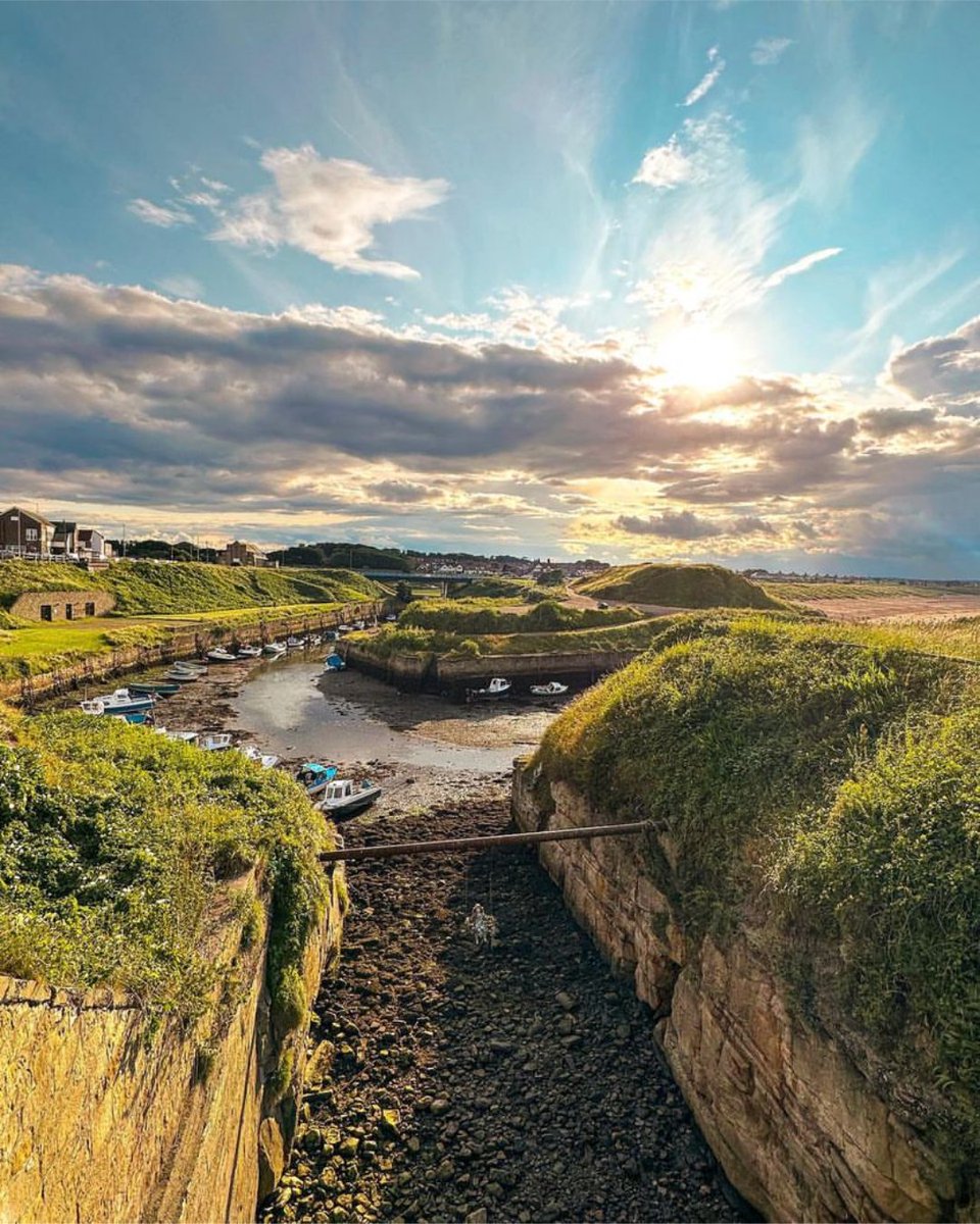Happy #Monday! We love this shot over Seaton Sluice, lets hope we're in for some better weather this week 🤞
📸: northumberland_adventures