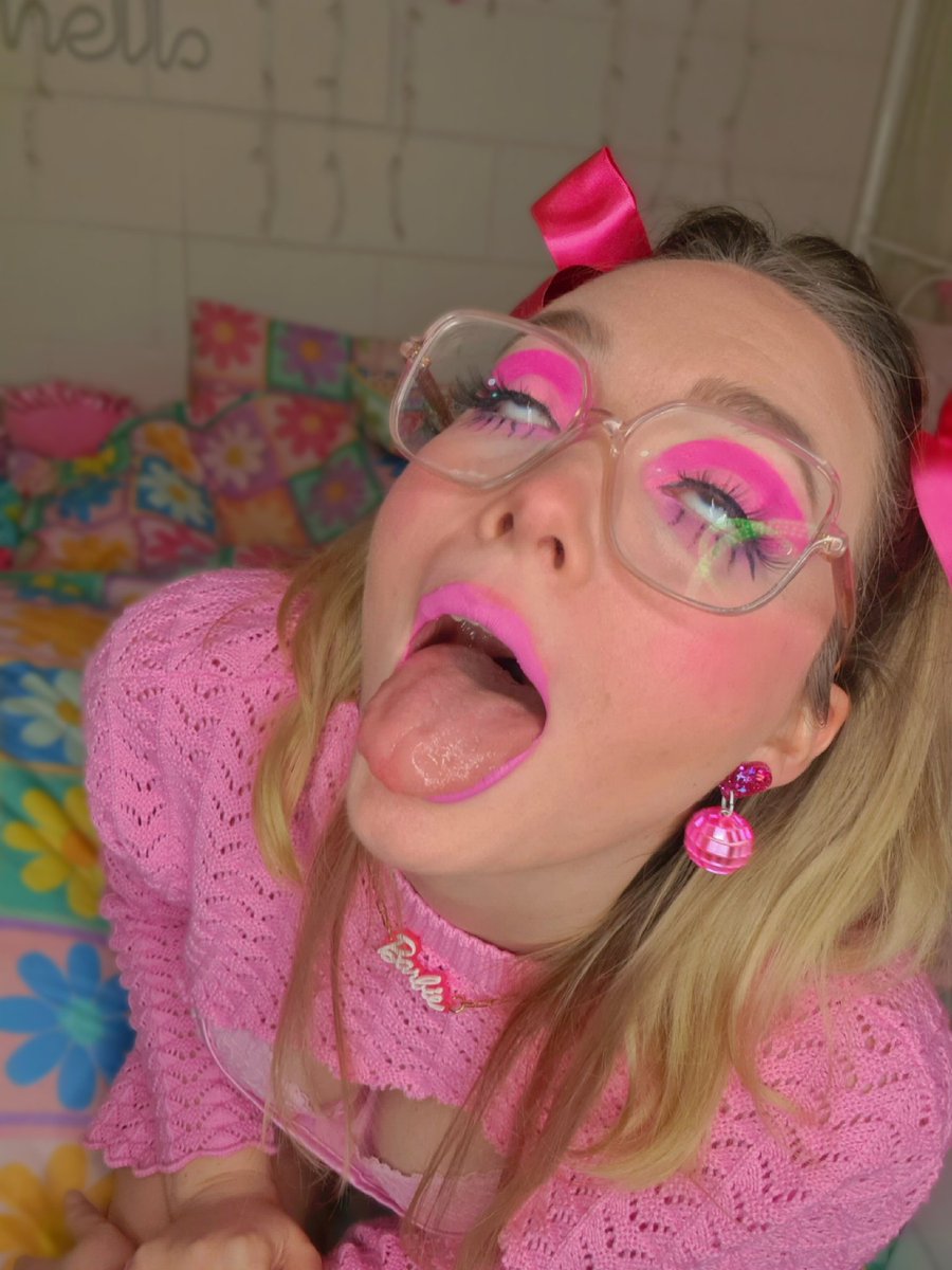 flakelbaby's tweet photo. Hi Barbie! 👋🎀 https://t.co/pIts3gFfOO