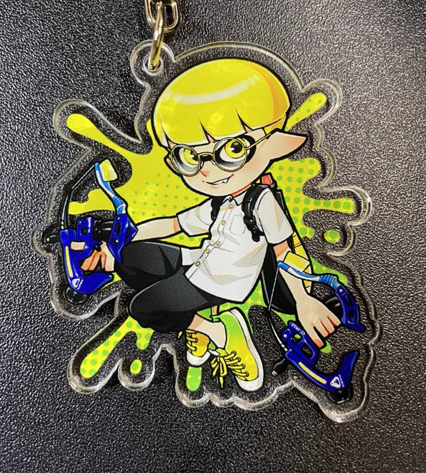 3から初めて触ったスプラトゥーンにハマってますプレイキャラのアクキーを作ってみましたが、可愛くて良い感じ!スパッタリー使いです 