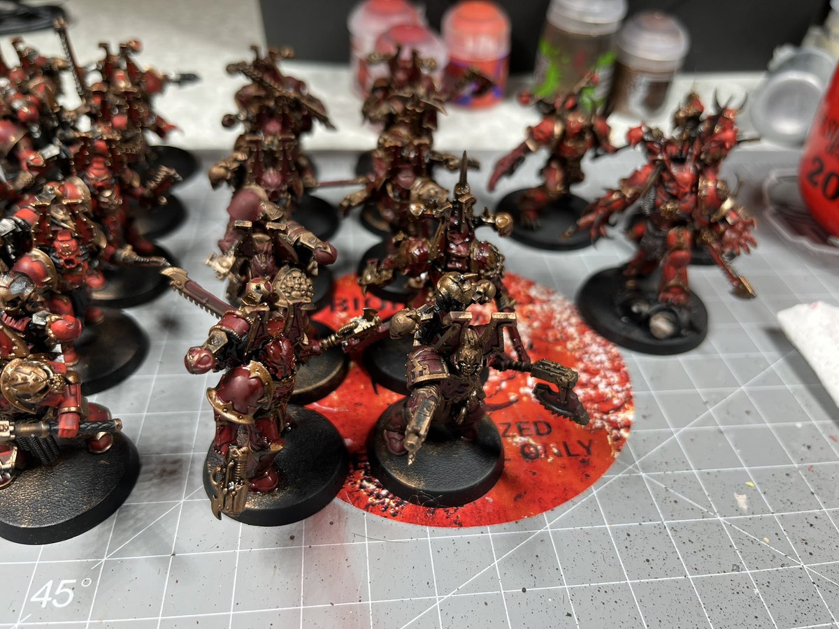 biohazardcraig's tweet photo. Few projects I’ve been working on for my World Eaters this week. #warhammer40k #chaos #khorneberzerkers #khornedaemonkin #eightbound #exaltedeightbound #chaosterminators #chaoslandraider #chaosrhino #worldeaters  #worldeaters40k https://t.co/L3KnJVjuV4