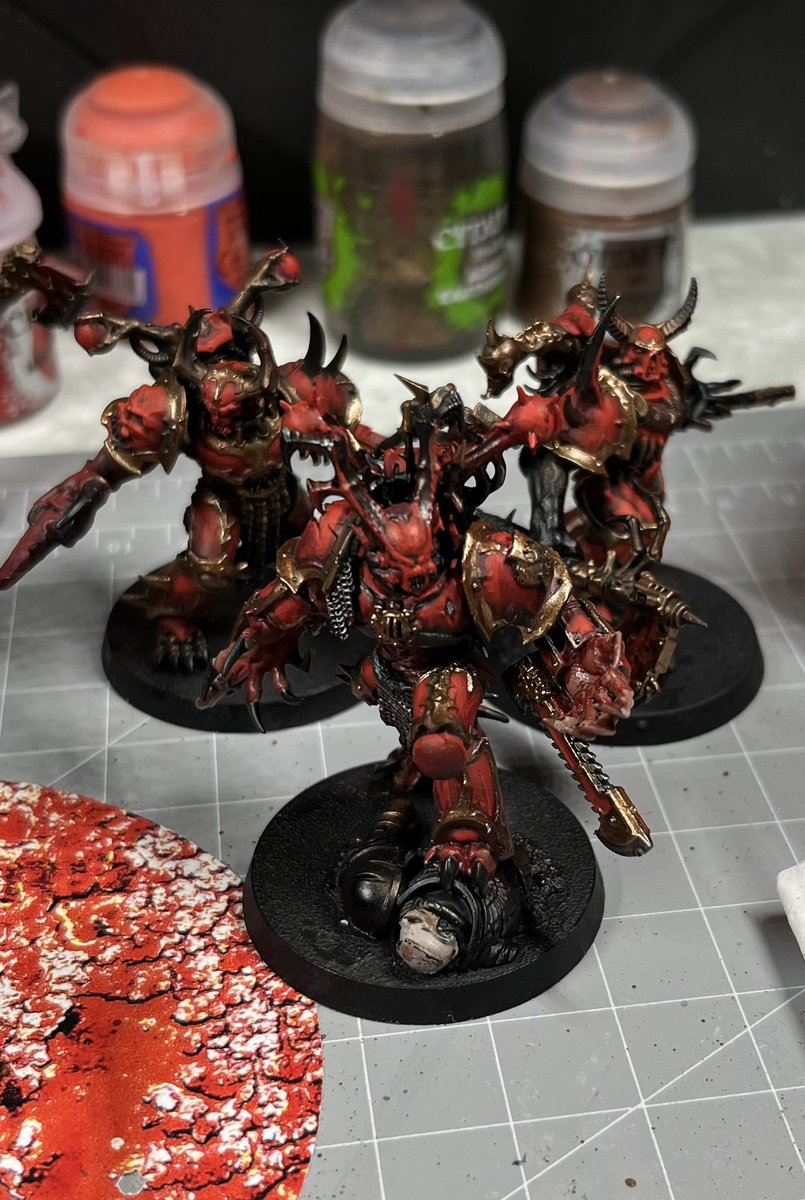 biohazardcraig's tweet photo. Few projects I’ve been working on for my World Eaters this week. #warhammer40k #chaos #khorneberzerkers #khornedaemonkin #eightbound #exaltedeightbound #chaosterminators #chaoslandraider #chaosrhino #worldeaters  #worldeaters40k https://t.co/L3KnJVjuV4