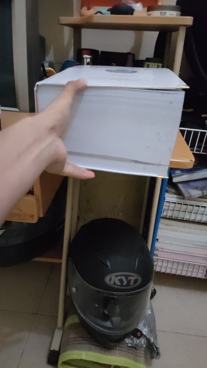 Dyasnvendra's tweet photo. @kegblgnunfaedh Ini laporan skripsi saya. Memang berat. Untung ortu ga ngejar ngejar cepet lulus. Jadi terasa tidak berat karna perbandingannya selalu dengan waktu. https://t.co/1cacizV6Td