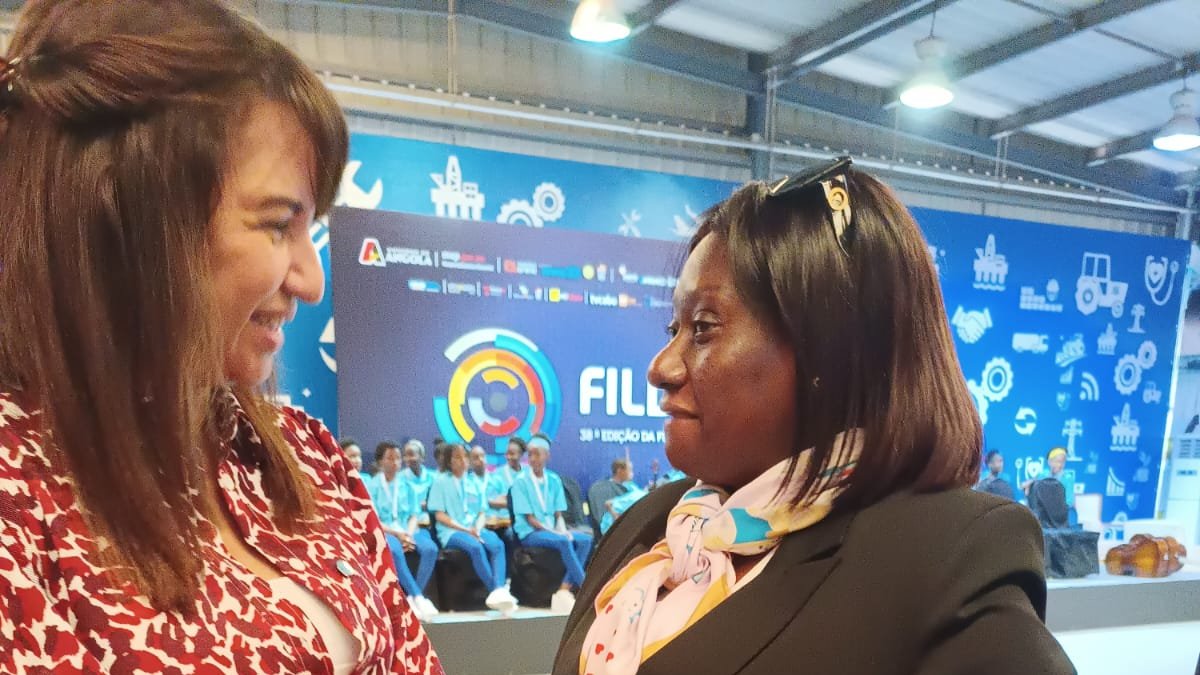 FAOAngola's tweet photo. Esta semana a Representante @FAOAngola e sua equipa estiveram na #FILDA a acompanhar agroempreendedores que foram lançados no âmbito do projecto #AgroPRODESI e tiveram também oportunidade de se encontrar c/ autoridades como as Ministras das Pescas #MINPERMAR e do Ambiente #MINAMB https://t.co/hBRe8INP0j