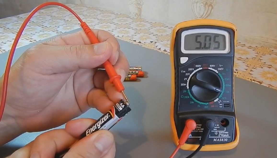 Along with a screwdriver, a puncher and an electric jigsaw, a multimeter is always needed in the household. Not an expensive device, which consists of several measuring devices: voltmeter, ammeter, ohmmeter.

sms-mms-free.ru/news/multimetr…