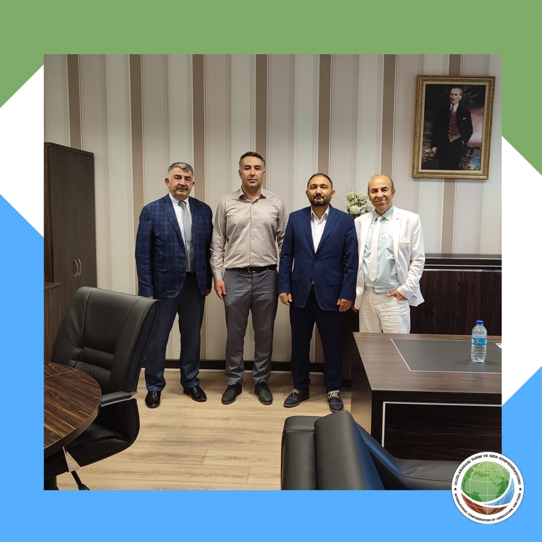 Uluslararası Tarım ve Gıda Konfederasyonu'ndan Recami BURSA, Turgay KARAKAŞ ve Hakan ÇİÇEK Bitki Sağlığı ve Karantina Daire Başkanı Yalçın Ocak bey’le görüşüp TARIMKON projeleri hakkında konuştu. Ortak projeler, yaptığımız işlerle ilgili bize sağlayabilecekleri yararlar görüşüldü