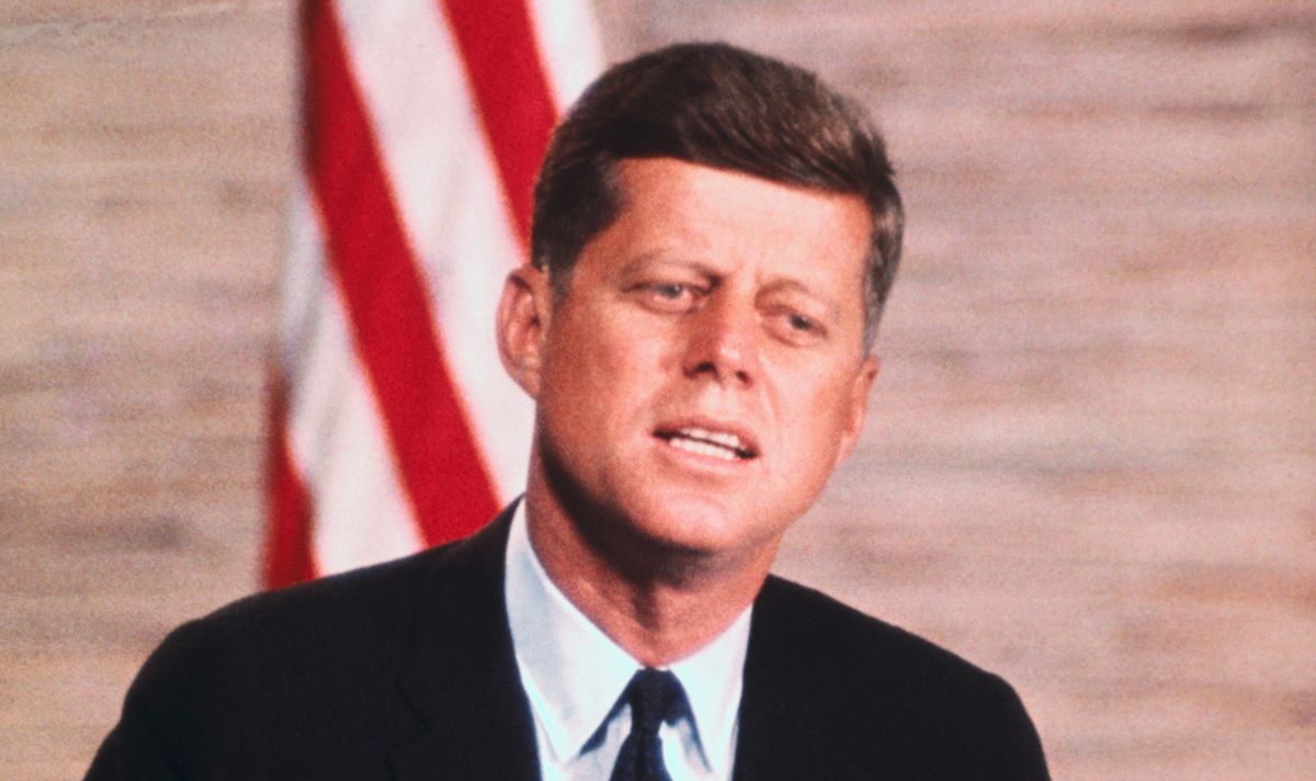 Daily_Express's tweet image. JFK assassination bombshell reveals previously redacted name in controversial case
the-express.com/news/politics/…
