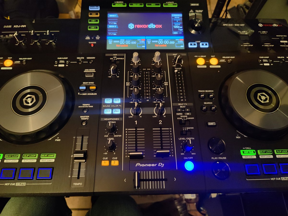 KalMusics's tweet image. Got new turntables baybeee&amp;lt;3 I'm going to try to DJ blfc this year!