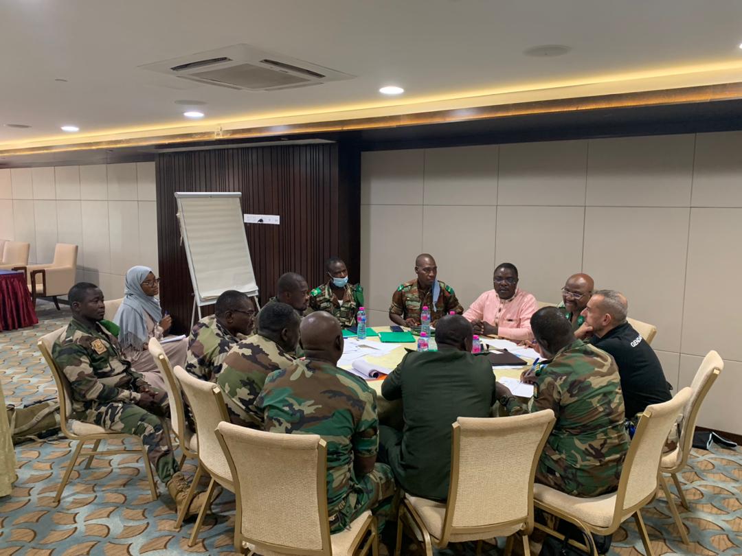 un_niger's tweet photo. Pour une meilleure protection des droits humains lors des opérations de lutte contre le terrorisme, le HCDH a organisé du 17 au 19 juillet à Niamey, un atelier de sensibilisation sur la judiciarisation du champ des opérations et le rôle des prévôts au profit de la F.C G5 Sahel. https://t.co/8tdy6zGtZs