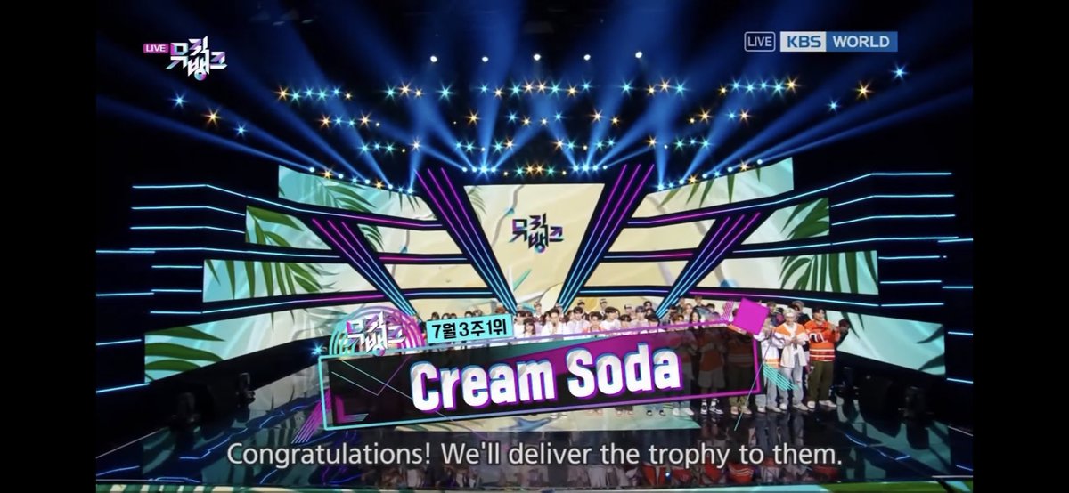 EXO GLOBAL tweet media