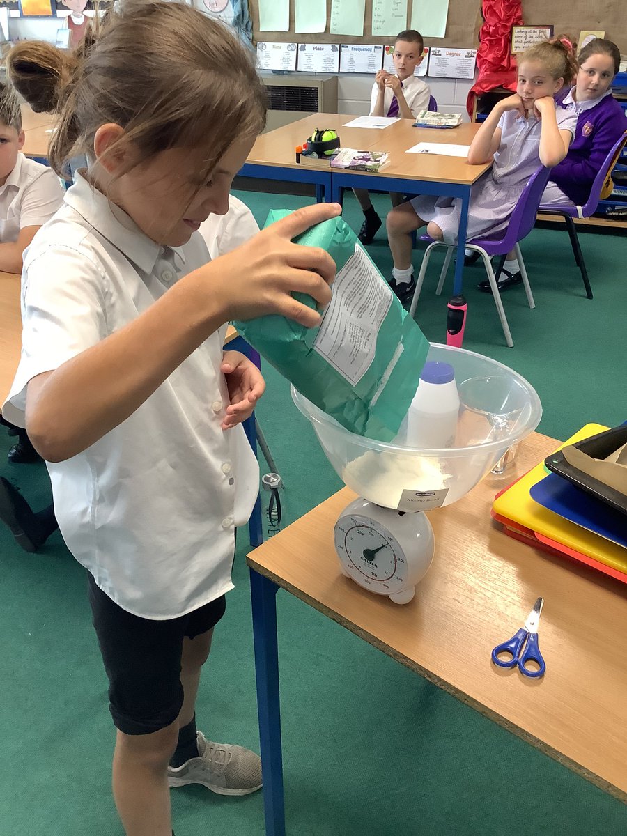Emerald_EPS's tweet photo. We really enjoyed DT week this week where we had the opportunity to make bread @PrimaryElaine @IPAT_Edu https://t.co/rn0VdVPf6J
