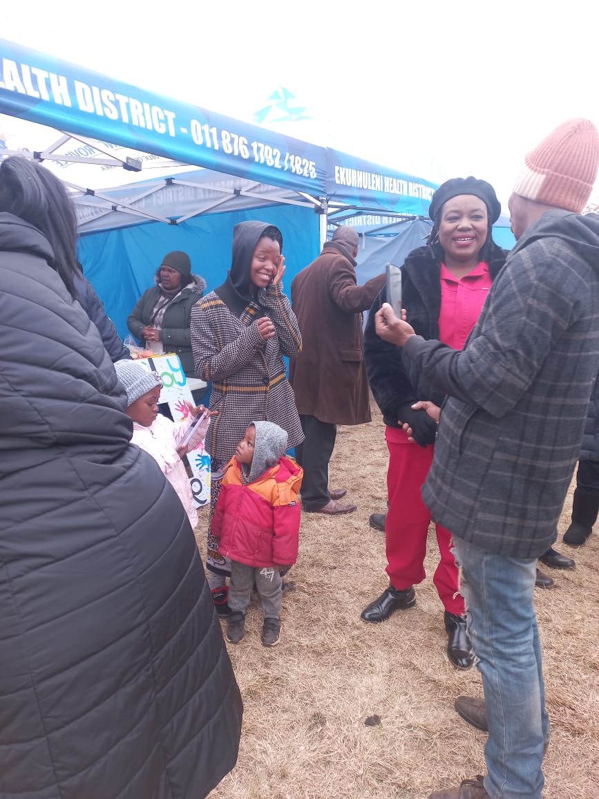 thusi_bridget's tweet image. MMC for Health and Social development  Bridget Thusi With @GautengHealth @GautengProvince back at Bredel Erasmus farm Ekurhuleni Health district, its a Health Awareness Campaign In Commemoration For Mandela Month.
#DowhatYouCan
#WithWhatYouHave
#WhereYouAre