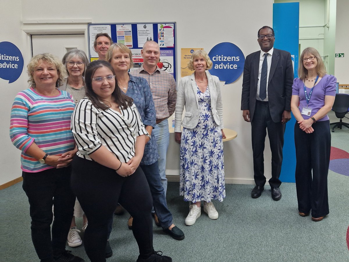 Last Friday, I visited the @CitizensAdvice office in Sunbury. It was a useful opportunity to discuss the issues that local people are struggling with, and to learn more about the fantastic support that Citizens Advice provides.
