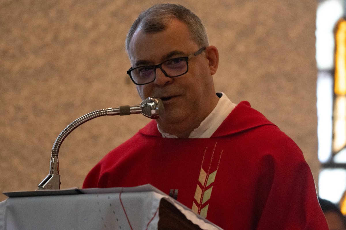 oarecoletos's tweet photo. 👏 ¡Ya hemos comenzado el #SínodoJAR!

🙏 El @PriorGeneralOAR ha presidido la eucaristía de apertura. Los sinodales han realizado la profesión de fe y han recibido la cruz de la amistad. https://t.co/d3E7m0Q2AG