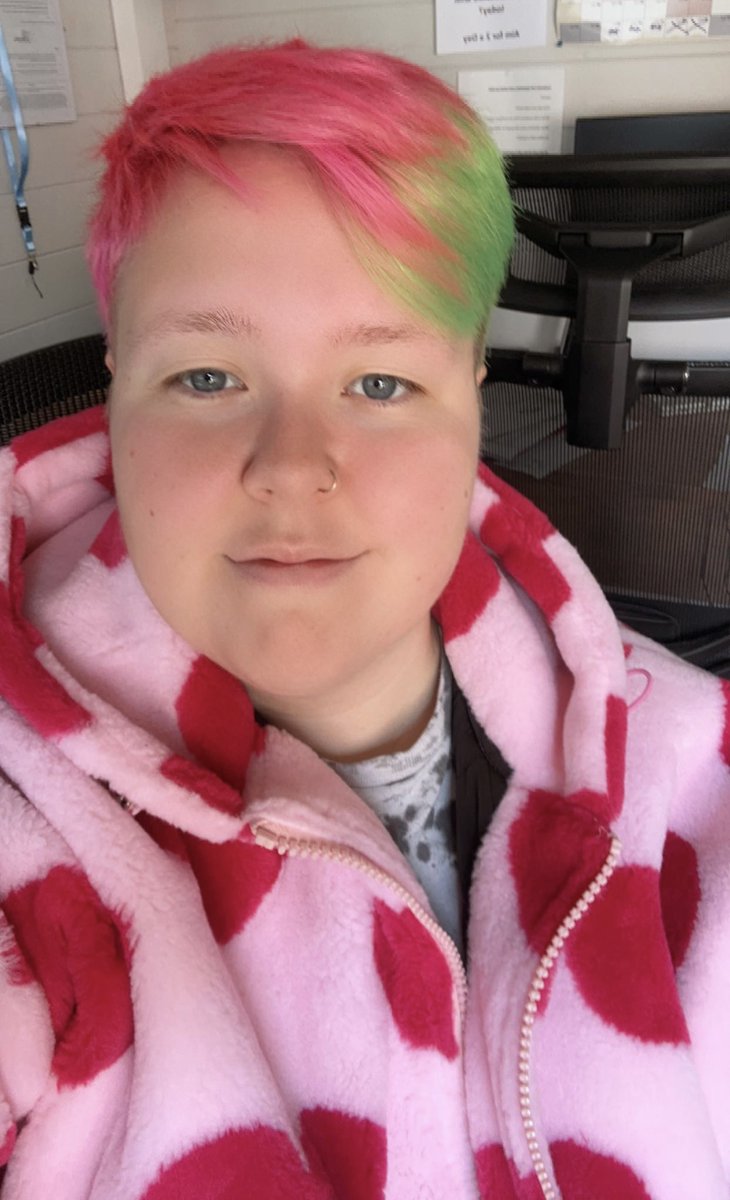 Happy Barbie day! I had to dress for the occasion of course!

@ciarale01 I think you would appreciate the jacket 😊