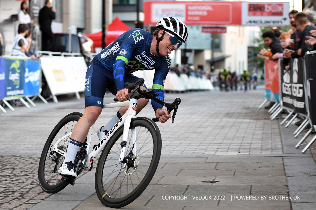 VeloUK's tweet photo. Sheffield Moments: Home race for @CYCLING_SHEFF on Wednesday in front of their bike supplier, @moda_bikes #sponsors 

RESULTS: https://t.co/nRo9DtBjmA #Sheffield #Yorkshire #BikeRacing #ModaBikes https://t.co/ghFiyO2kRr