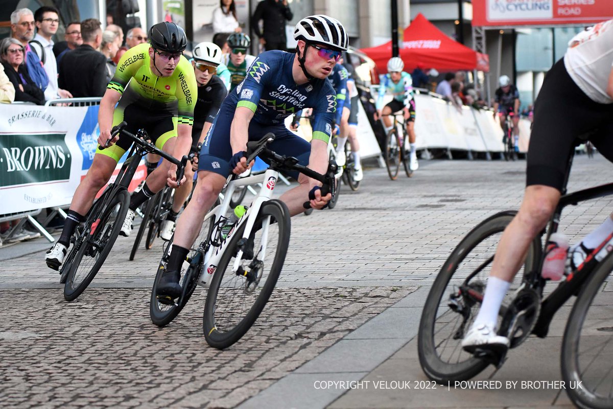 VeloUK's tweet photo. Sheffield Moments: Home race for @CYCLING_SHEFF on Wednesday in front of their bike supplier, @moda_bikes #sponsors 

RESULTS: https://t.co/nRo9DtBjmA #Sheffield #Yorkshire #BikeRacing #ModaBikes https://t.co/ghFiyO2kRr