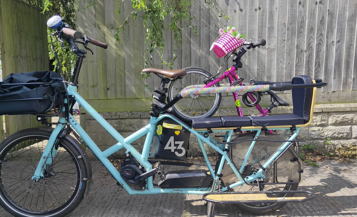 Mama bike, baby bike 😍 #cargobike #KidicalMass #thismachinefightsclimatechange