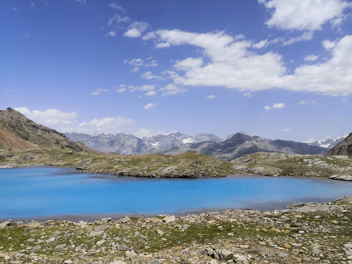 Where the eagles dare... Walk to the beautiful lakes of Bormio 3000. Find out on the blog: amareviaggiarescrivere.blogspot.com/2023/07/la-dov… Click on translation at the top left and choose the language. #mountains #montagna #lake #bormio3000 #bormio <a href="/Bormio_Tourism/">Bormio Tourism</a>