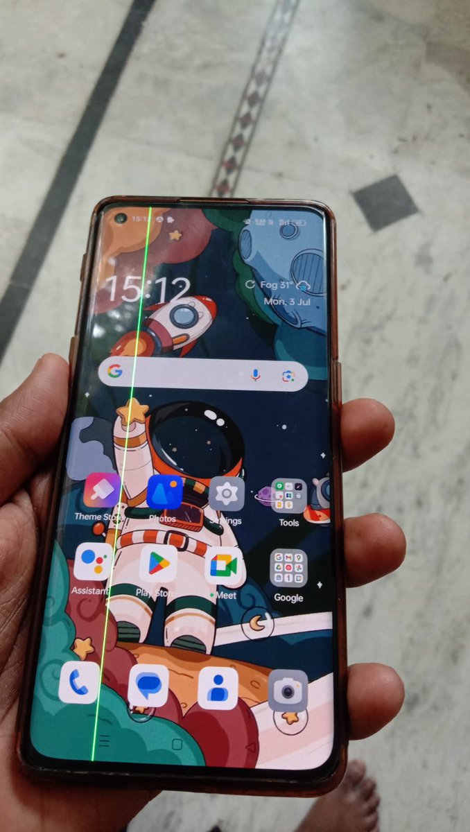Roop_1304's tweet photo. @OPPOIndia 
@oppo 
@OPPOCareIN
Green line appearing after software update. The phone is neither dropped nor damaged on screen https://t.co/mfyzQ7od9Y