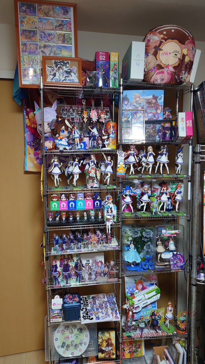 lumer00's tweet photo. 16ヶ月前ウマ娘ちゃんのグッズが出なさすぎてウイングマンスズカカラー自作してから
あれよあれよという間に増え
もう置く所がありません
推しはグッズ化されないでお馴染みのベルちゃん

#ウマ娘
#ウマ娘プリティーダービー 
#ウマ娘好きと繋がりたい 
#メジロドーベル https://t.co/UPAxXNnpPk