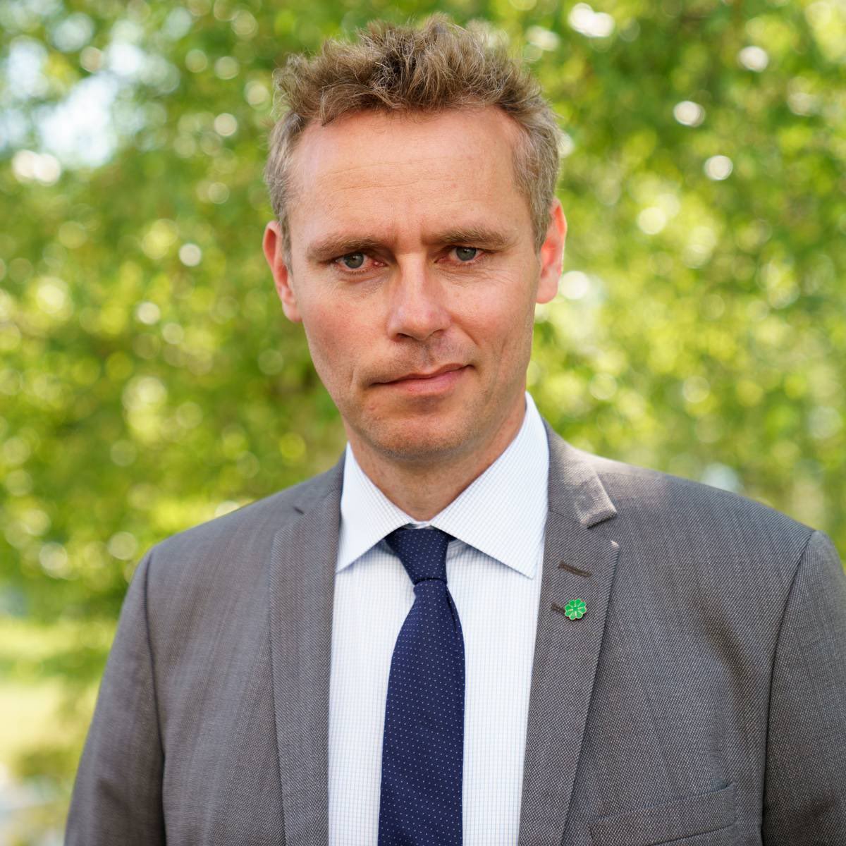 En heksejakt uten like😡 Han representerer landet vårt på kryss å tvers å er profosjonell👍🏻🇳🇴 Nå slaktes mannen i korrupte Norske venstre vridde medier å opplever nå den kjente norske gape stokken !!😡 Våpen har vi brukt siden jeger å sanker samfunn?? Å nå er det ett problem???😳