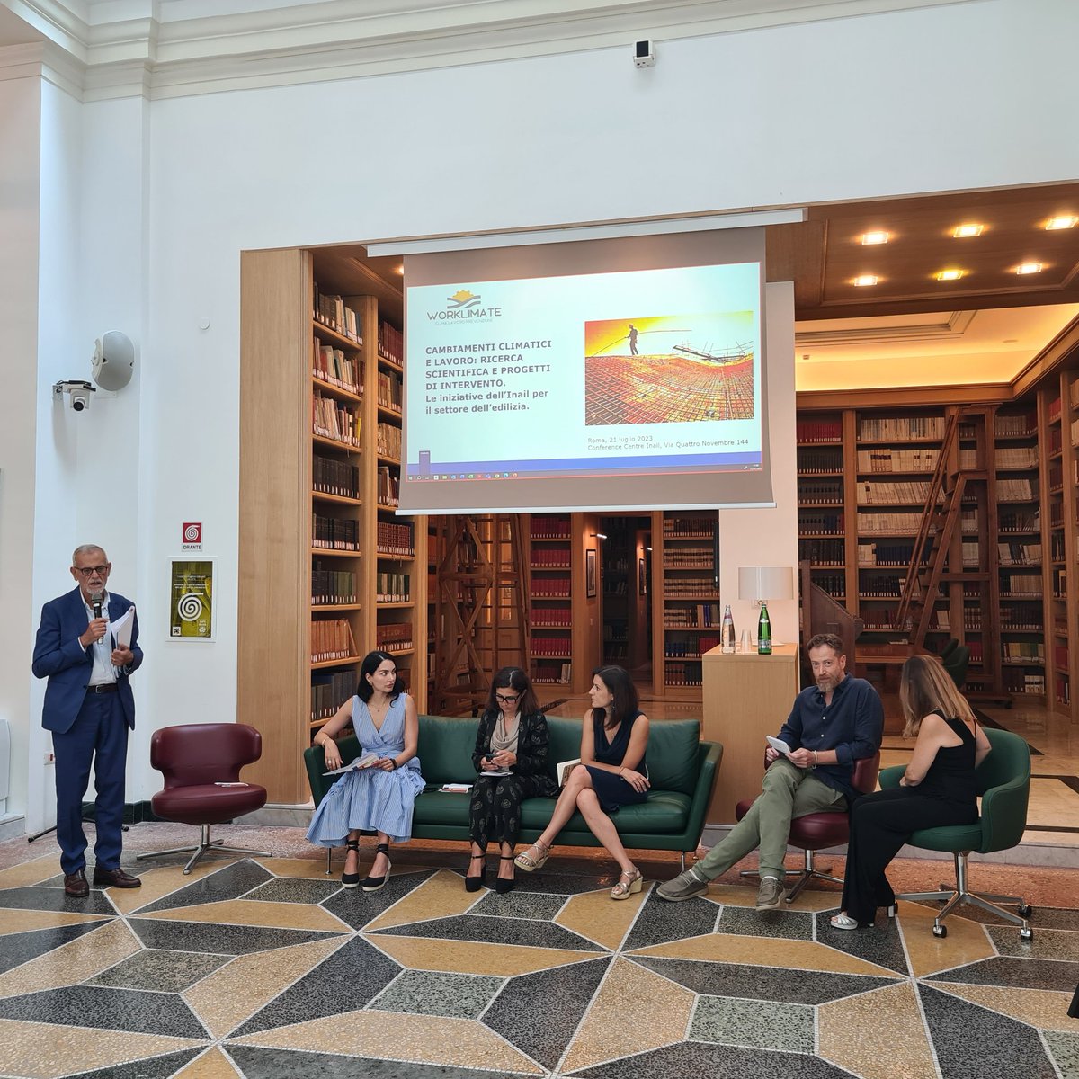 #Loy
Il progetto #Worklimate vuole rendere strutturali una serie di interventi di riduzione del #rischio calore, promuovendo anche relazioni bilaterali e dibattito istituzionale per sviluppare iniziative legislative a favore del settore edile.