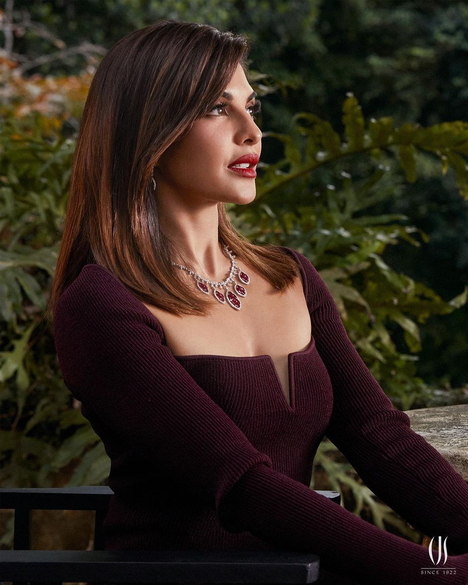 In the midst of nature’s vibrant symphony where foliage whispers gentle melodies, the delicate marriage of rubies and diamonds crafts ethereal pieces of high jewellery.

#cjs #colombojewellerystores #rubies #diamonds #diamondnecklace #rubynecklace #lunuganga #geoffreybawa