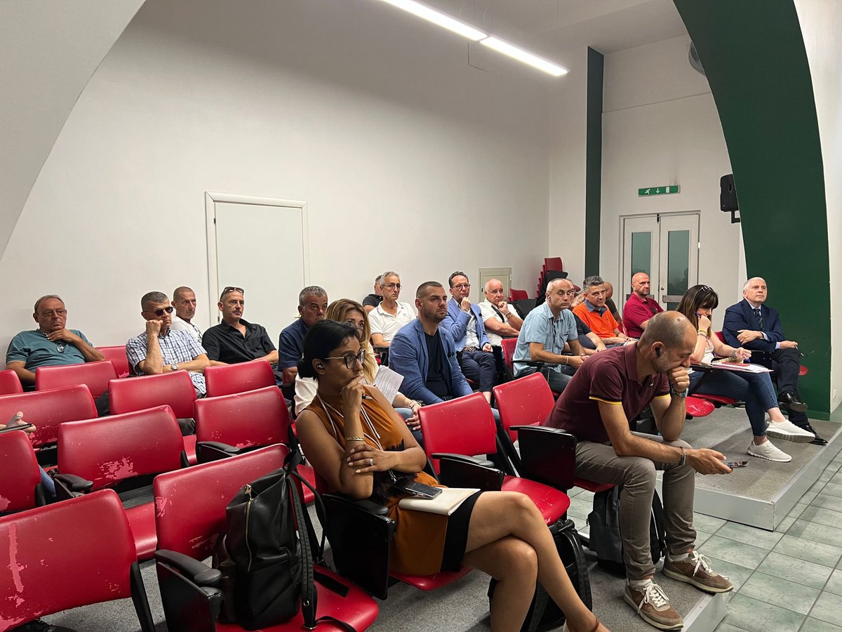 Fai_Cisl_Latina's tweet photo. In corso, a Roma, l’attivo #FaiCisl, #FlaiCgil e #FilbiUil del Lazio per la chiusura definitiva di consultazione sull’ipotesi di accordo per il rinnovo del #CCNL per i dipendenti dei consorzi di bonifica e di miglioramento fondiario 2023-2026. https://t.co/8Khvb3rTeB