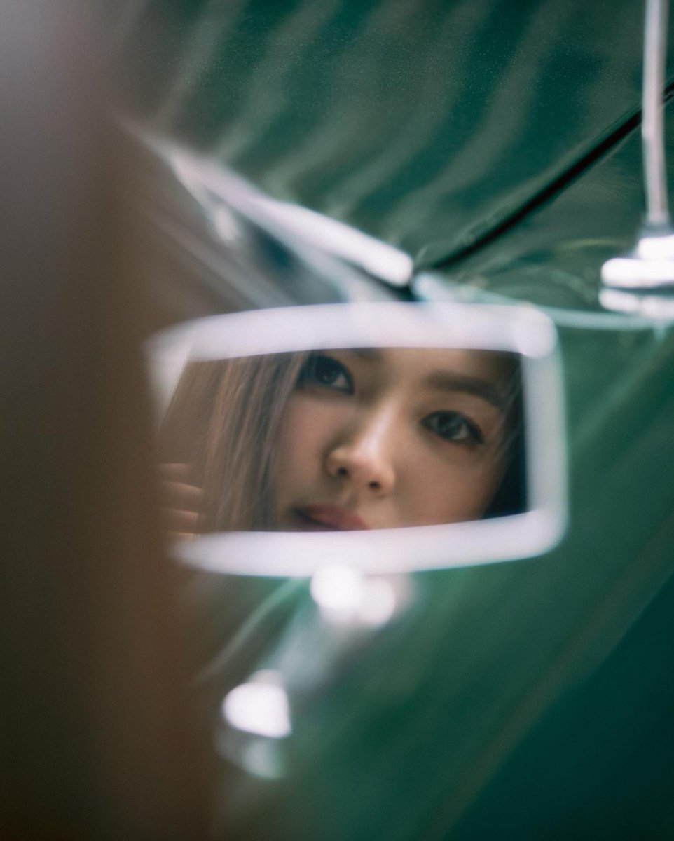 hyekyots's tweet image. Hye Kyo shared more pictures of her #Michaa pre-fall collection pictorial on her IG!

#SongHyeKyo