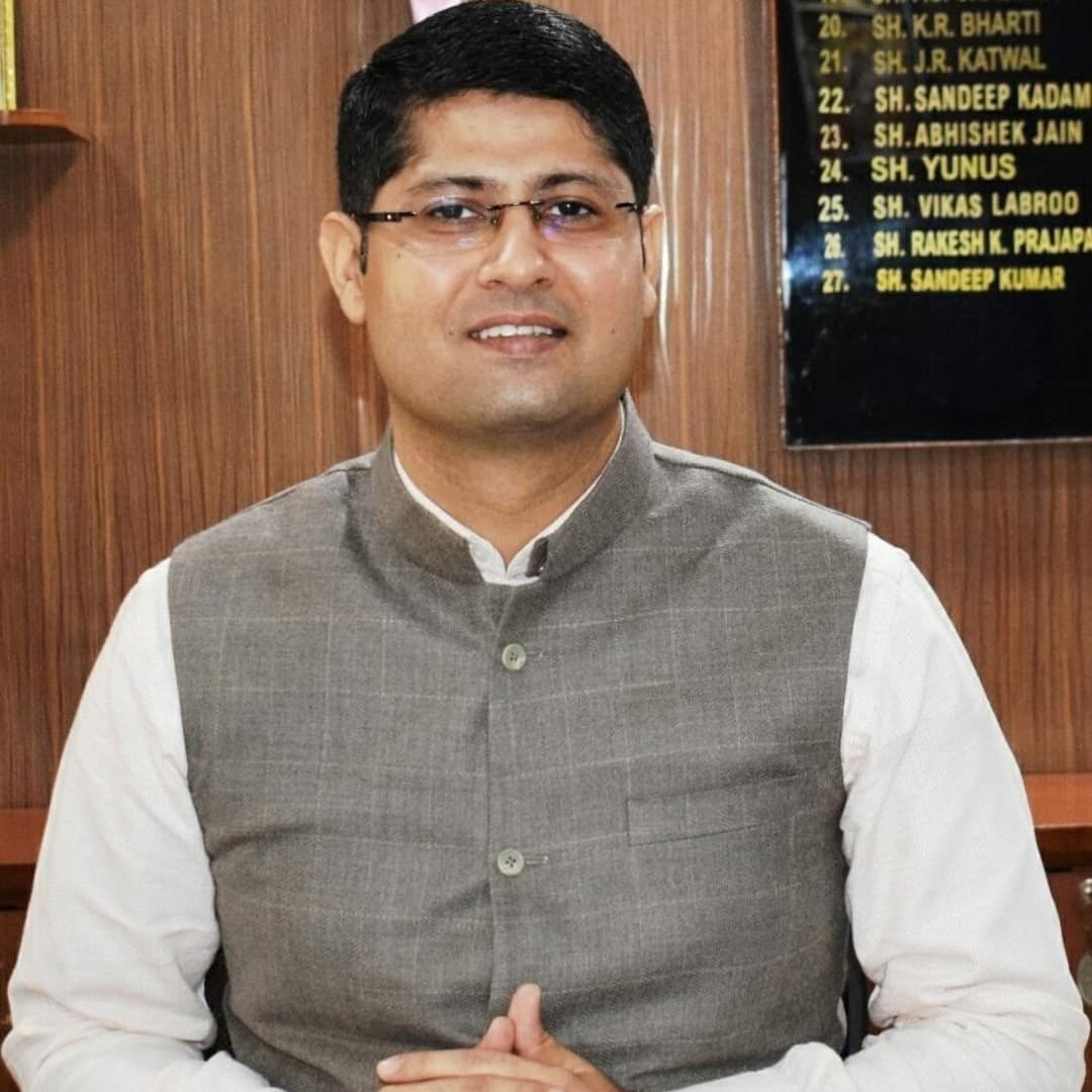 DproUna's tweet photo. जिला के सभी उपभोक्ता 15 अगस्त से पूर्व उचित मूल्यों की दुकानों पर अपना ईकेवाईसी करवाना करें सुनिश्चित - राघव शर्मा

#himachalpradesh #diprhimachal #dcuna #adcuna #DFSC #FairPriceShops https://t.co/tcZoye11EU