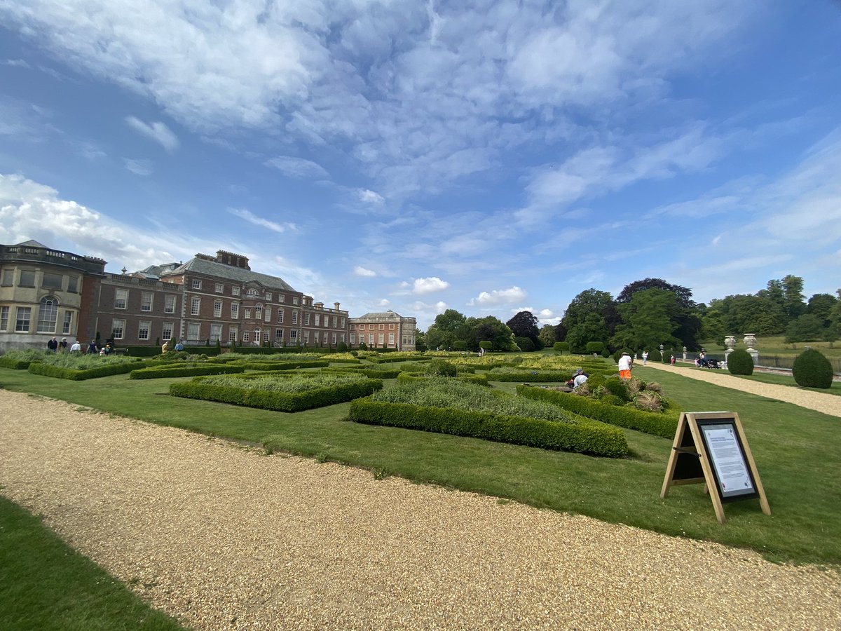 schogan310's tweet photo. Out on site @WimpoleEstateNT with @ColinCo12699391 for #FestivalofArchaeology and #AskAnArchaeologist day checking out what the team are up to in the parterre! https://t.co/rey3srZUxP