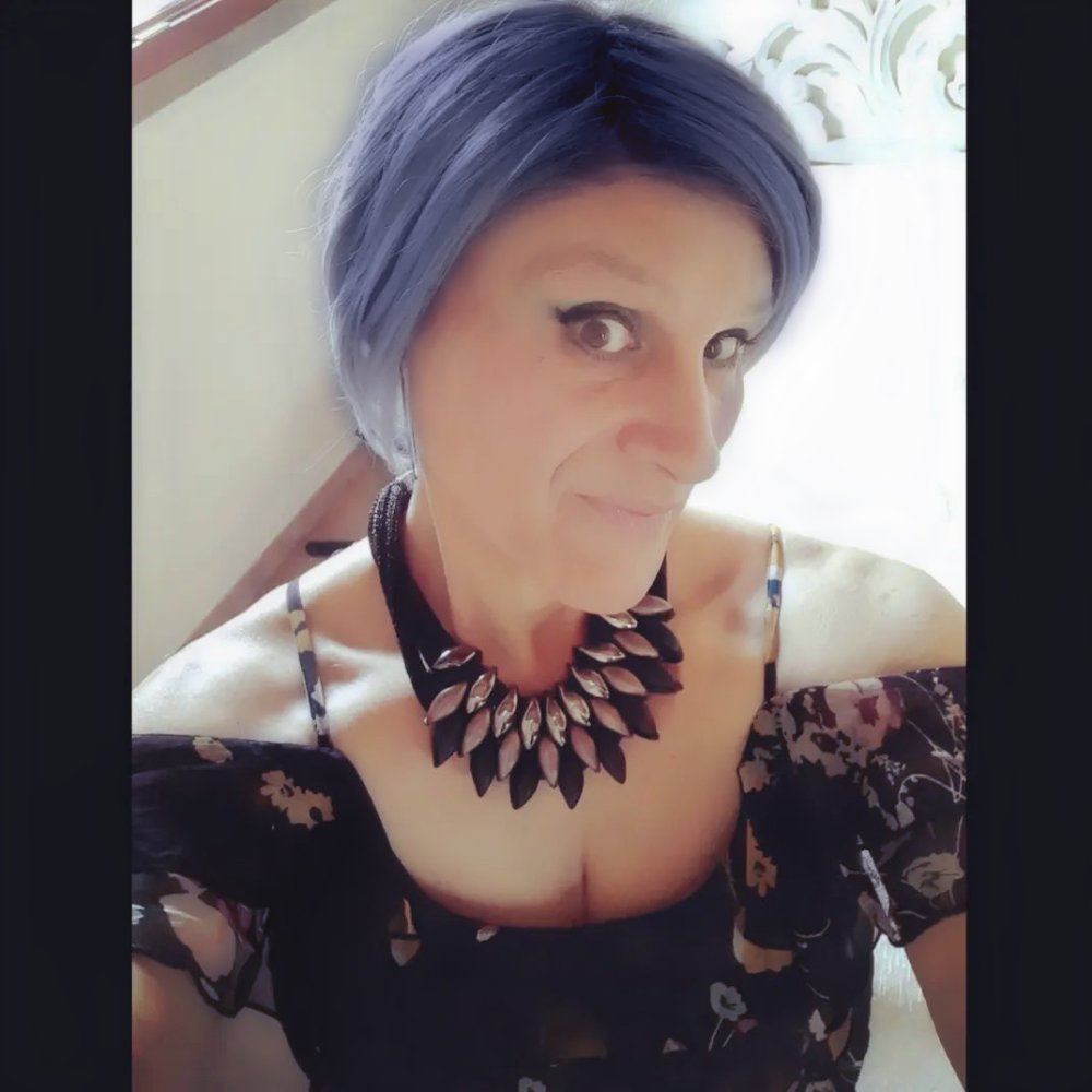 Mary_mbarza's tweet photo. Non io che gioco con l'app che cambia colore ai capelli
#selfie #scema https://t.co/uogSSbp9ct